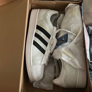 New in box Adidas Superstar reptile sneakers size 7 junior or 8.5 woman’s